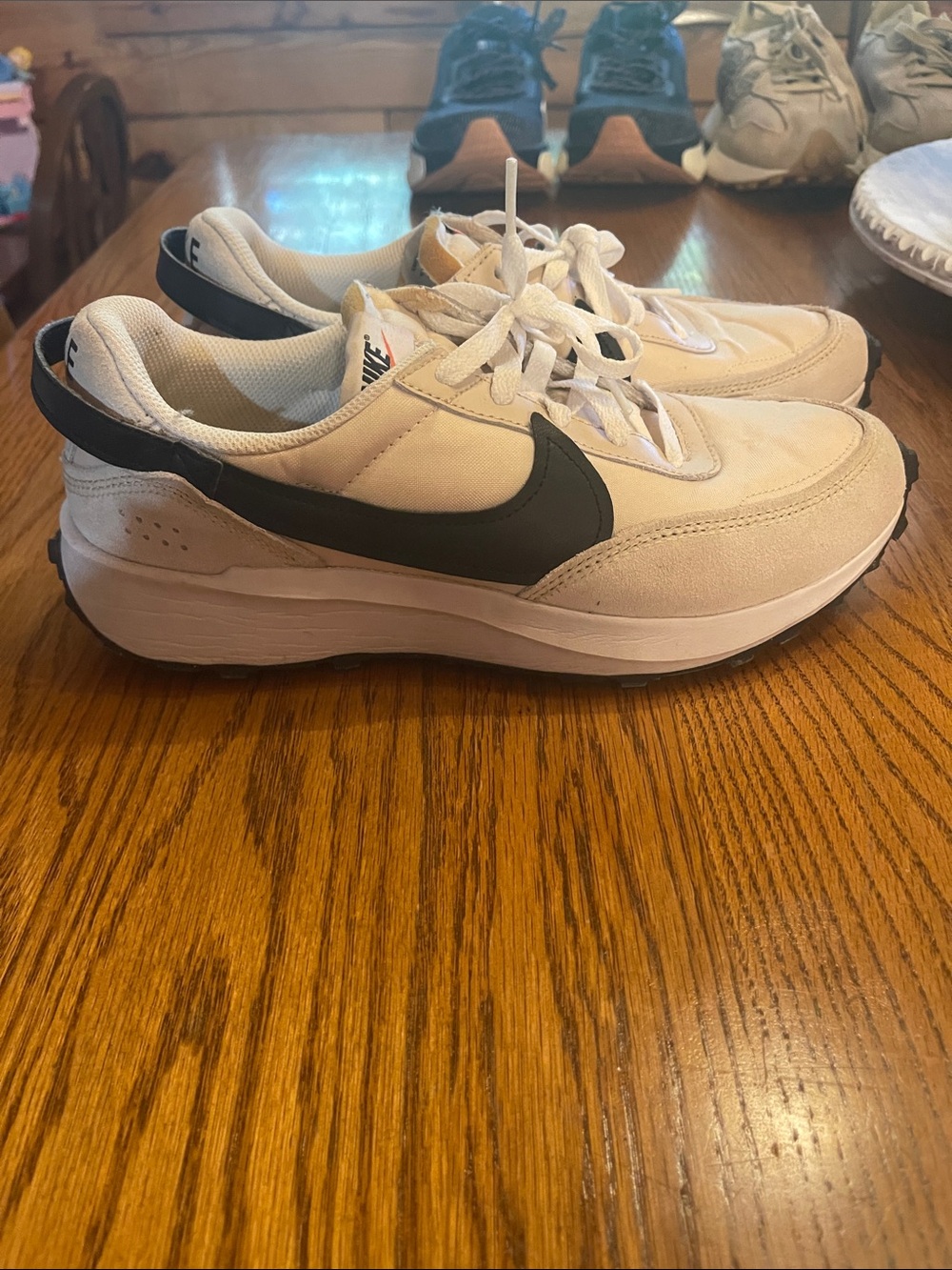 Nike Women’s Cream/Black Sneaker